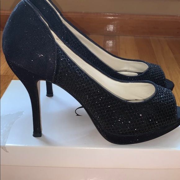 Heels - Picture 3 of 4